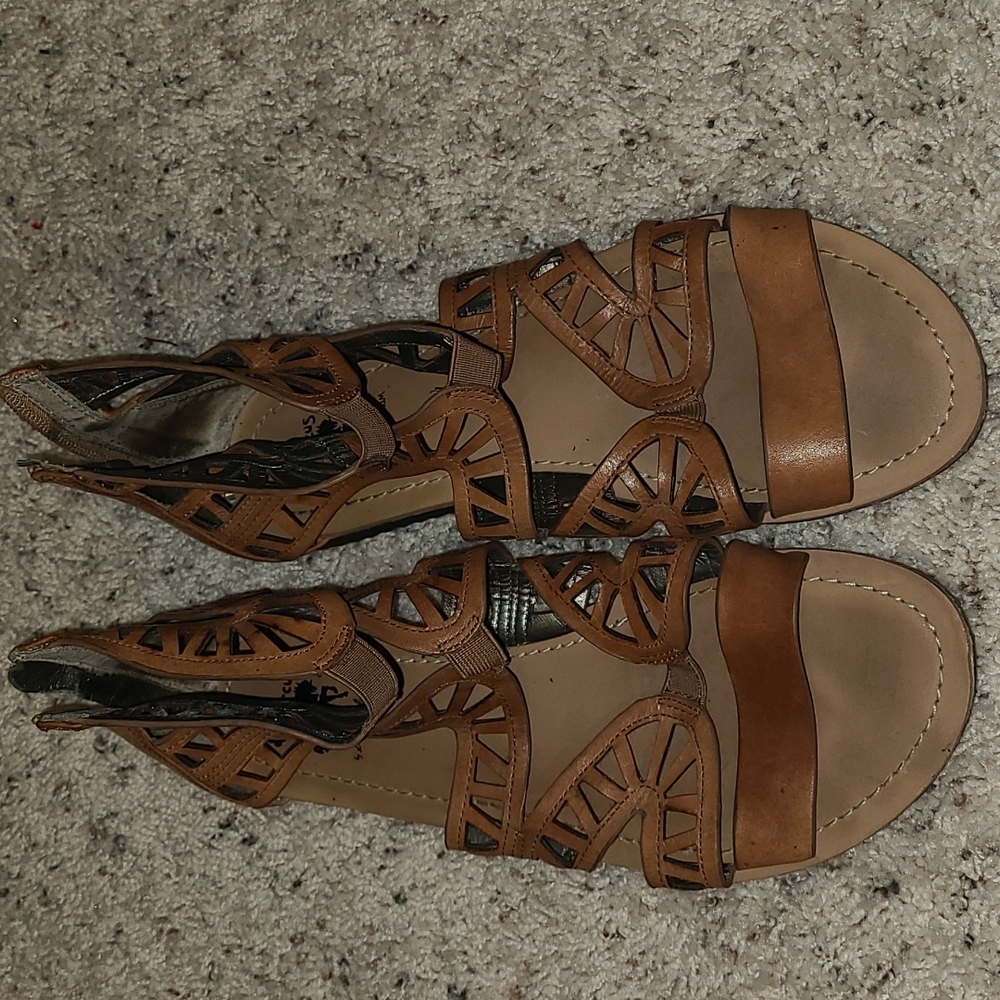 Tan sandal